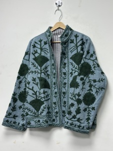 Veste réversible en coton pur, écologique, à manches longues, à fleurs, vintage, style Suzani, avec broderies indiennes, unisexe, taille unique - Product Image 2