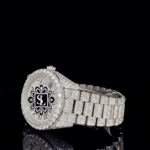 Reloj analógico de lujo con incrustaciones de diamantes, esfera ovalada en tono dorado, números romanos, correa de acero inoxidable, cristal de zafiro para hombre y para regalo. - Product Image 2
