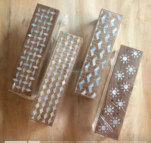 Caja de Regalo Decorativa de Acrílico con Tapa de Madera con Incrustaciones de Concha Marina, Decoración Árabe de Lujo para el Hogar e Idea de Regalo para Eid - Product Image 5