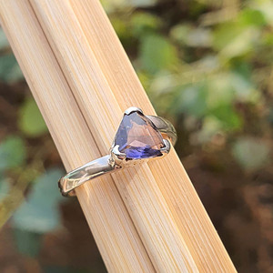 แหวนเงินแท้ลายไม้กางเขน925ยอดนิยมทำด้วยมือพลอยสีฟ้า iolite ตัดล้านล้านล้านชิ้นแบบดั้งเดิมขายส่ง - Product Image 4