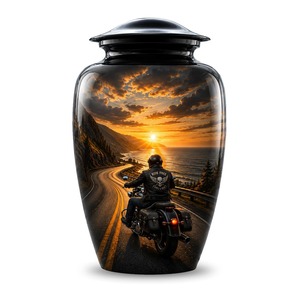 Urna Funeraria de Metal Plateado para Cenizas de Adultos con Diseño de Motociclista al Atardecer y Tapa de Cúpula, Urna Clásica Ecológica de Aluminio - Product Image 5