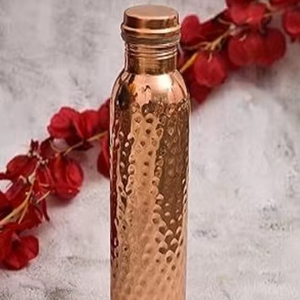 Bouteille d'eau en cuivre, parfaite pour l'hôtellerie, service de table, vaisselle élégante pour hôtels, cafés, restaurants - Product Image 1