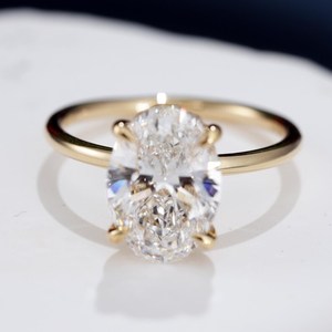 Anillo Solitario con Halo de Diamantes Auténticos de Corte Ovalado, Cultivados en Laboratorio, 3.01CT, con Oro Sólido de 14K, Ideal para Regalo de Compromiso o Boda para Enamorados - Product Image 5