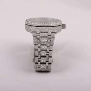 Montre en quartz sertie de moissanite VVS de haute qualité, style hip-hop, bracelet en acier inoxydable, résistance à l'eau 10 bars - Product Image 4