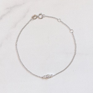 กำไลข้อมือทองคำแท้ประดับเพชรโมอิสซาไนต์และเพชรเลี้ยงในห้องปฏิบัติการแบบสามเม็ด ดีไซน์เรียบหรู ได้รับการรับรองจาก IGI ทอง 14K/18K ของขวัญสำหรับผู้หญิง - Product Image 6