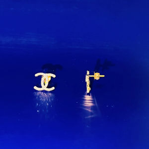 ต่างหูทองคำ 14K รูปทรงพิเศษ ประดับเพชรทรงกลมเจียระไนแบบบริลเลียนท์ ได้รับการรับรองจาก IGI ของขวัญแต่งงาน งานหมั้น หรืองานเลี้ยงสุดหรู - Product Image 2