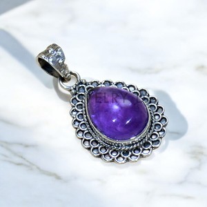Pendentif en argent sterling 925 naturel avec améthyste violette, bijou fin fait main, breloques en argent massif, vente en gros de pendentifs en argent - Product Image 1