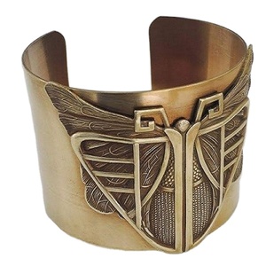 กำไลข้อมือแฟชั่นสำหรับผู้หญิงทำจากทองเหลืองผีเสื้อทันสมัยทำจากสเตนเลสสตีลและไม้สำหรับเป็นของขวัญ - Product Image 1