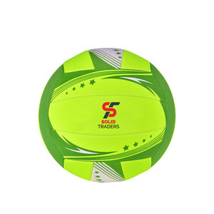 ลูกวอลเลย์บอล Solid Trader Pro Series Dynamic Design ระดับมืออาชีพ สำหรับการแข่งขัน ผิวสัมผัสนุ่ม หมุนเสถียร ควบคุมได้ดีขึ้น - Product Image 1