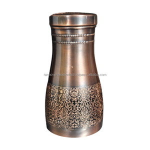 Bouteille d'eau en cuivre avec motif floral décoratif et finition métallique brossée pour la verrerie traditionnelle, la maison, le bureau et les voyages - Product Image 2