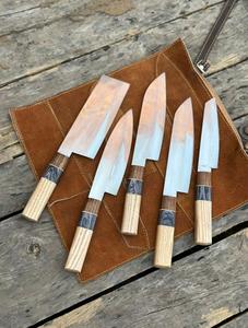 Couteaux de Chef Personnalisés de Haute Qualité en Acier Inoxydable (5 Pièces) avec Manche Sur Mesure et Lame Dentelée Tranchante pour une Écologie Optimale - Product Image 1