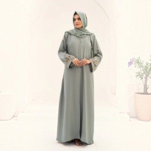 Abaya pour femme gris clair à manches longues, longueur ras du sol, respirante, coupe ample, col montant, couleur unie, en polyester, pour usage quotidien - Product Image 1