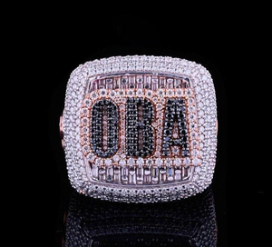 Anillo de Moissanita OBA Iced Out para Hombre, Joyería Hip Hop, Anillo de Declaración con Pavé, Lujo y Brillo, Regalo de Moda para Él, Estilo Urbano Atrevido - Product Image 1