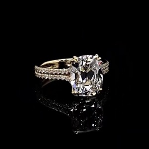 Bague solitaire de luxe pour femme en or jaune 9 carats certifié IGI, diamant ovale de 2,5 carats cultivé en laboratoire, pour fiançailles et mariage - Product Image 3