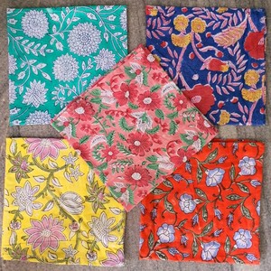 Serviettes en coton carrées à imprimé floral, style bohème fait main, décoration de table, lavables en machine - Product Image 3