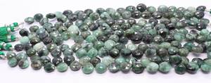Cuentas facetadas de esmeralda en forma de corazón, cuentas de esmeralda con forma de corazón para la fabricación de joyas, cuentas de esmeralda en forma de corazón de 10-11 mm, por mayorista indio. - Product Image 2