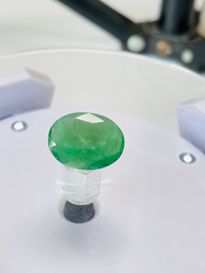 Émeraude naturelle de Zambie, taille ovale, 8,81 carats, pierre précieuse de bonne qualité avec lueur et belle couleur, disponible à prix avantageux. - Product Image 4
