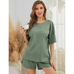 Ensemble de shorts en tricot 2 pièces pour femmes, vert uni, col rond, coupe ample, tenue décontractée d'été avec poche - Product Image 4