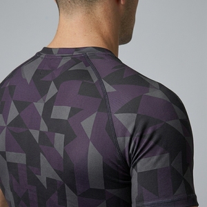 T-shirt de compression personnalisé pour homme, coupe ajustée, manches courtes, vêtements de sport actifs, entraînement en salle de sport, haut de performance - Product Image 3