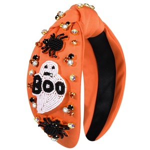 Nouveaux serre-têtes perlés Halloween 2026, base noire avec motif brodé orange et blanc et texte « Trick or Treat » - Product Image 3