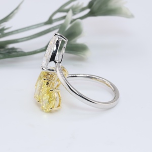 Bague solitaire en diamant de laboratoire taille poire de qualité supérieure, avec bande ovale taille émeraude jaune fantaisie, ensemble de mariage en or bicolore, bagues de mariage raffinées - Product Image 3