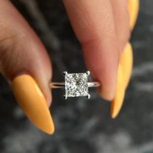 Star Dust Princess Cut IGI Certifié 1.5 CTVVS2 Clarity Lab Grown Diamond Solitaire Bague de fiançailles faite à la main en or 14k pour elle - Product Image 1