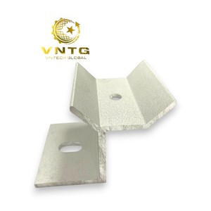 Pince de fixation VNTG V22 en aluminium pour panneaux solaires ondulés avec coussinet EPDM et fixations pour système de montage sur toiture métallique - Product Image 3