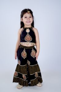 ชุดคุर्ติและชาราร่าผ้าฝ้ายสีดำแบบดั้งเดิมสำหรับเด็กผู้หญิง พร้อมงานปัก สำหรับเทศกาลดีวาลี สไตล์อินเดีย-ปากีสถาน ความยาวระดับข้อเท้า ทรงหลวม - Product Image 3