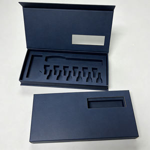 Boîte cadeau cosmétique personnalisée avec votre logo, 12 compartiments, fermeture magnétique en carton, fenêtre, matériaux recyclés - Product Image 4