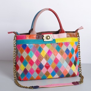 Sac à main Ando en cuir de vache véritable, patchwork, sac à main pour femmes, sac fourre-tout coloré avec chaîne, sac à bandoulière - Product Image 2
