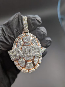 Colgante de Tortuga de Plata de Ley 925 con Diamantes de Moissanita, Joyería de Animales con Incrustaciones de Diamantes, Colgante de Lujo al por Mayor - Product Image 3