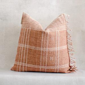 Funda de Cojín Boho Bohemio de Algodón y Lana Tejida a Mano con Flecos de Borlas - Decoración Étnica Vintage para el Hogar - Product Image 3