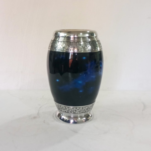 Urna Funeraria EVANA IMPEX Azul Marino Metálica Estilo Americano para Adultos, Diseño de Ángel con Bandas Plateadas, Diseño Personalizado Monarca, 200 Pulgadas Cúbicas - Product Image 4