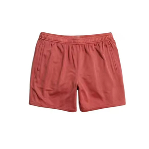 Shorts pour hommes en rouge uni avec taille élastique et poches, respirants, style sport décontracté, taille mi-haute - Product Image 1