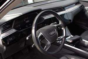 Audi e-tron Q-uattro Premium Plus <span class=keywords><strong>2022</strong></span> Usado, Doble <span class=keywords><strong>Motor</strong></span>, Tracción en las Cuatro Ruedas, Equipamiento de Alta Gama, Propiedad de California - Product Image 2