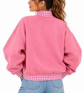 Sudadera rosa de mujer con hombros caídos, forro polar, cuello redondo, estampado de letras 'Lady Charger' y puños y cuello a cuadros - Product Image 4