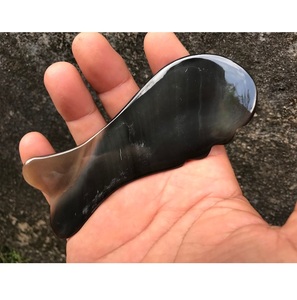 Handcrafted Buffalo Horn Gua Sha Scraper Beauty Tool for Women Men - Product Image 4