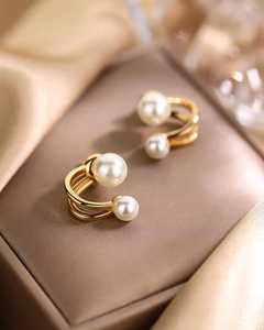 Ensemble de boucles d'oreilles créoles en argent sterling 925 plaqué or 14 carats avec perles, petites boucles d'oreilles minimalistes en perles, boucles d'oreilles pendantes en perles - Product Image 6