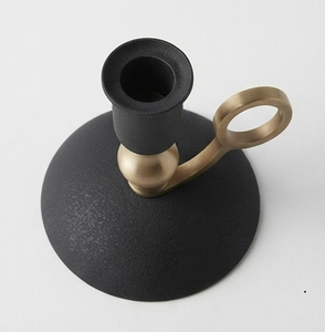 Porte-bougie en laiton noir avec poignée en anneau, porte-bougie moderne en métal pour la décoration de la maison - Product Image 3
