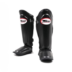 Set de Muay Thai y Kickboxing Twins FBGVL con Diseño de 3 Calaveras, Precio al por Mayor, Guantes de Boxeo de Cuero Premium y Protector de Tibia - Product Image 6