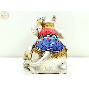 Sculpture Nandi en laiton faite à la main de 7 pouces pour la maison, le temple et les cadeaux fabriqués en Inde - Product Image 4