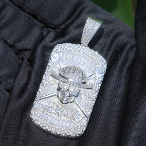 Pendentif Bouclier Roi du Monde pour Homme, en Alliage Plaqué Argent, Breloque Hiphop avec Micro-Incrustation de Strass en Cristal - Product Image 3
