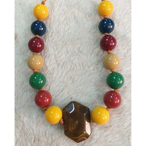 สร้อยคอลูกปัดเรซิ่นและไม้คุณภาพพรีเมียม อุปกรณ์เสริมสไตล์ร่วมสมัย - Product Image 5