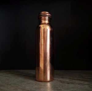 Bouteille d'eau en cuivre avec couvercles, bouteille de voyage portable, design minimaliste, bouteille d'eau en cuivre classique, couvercles inclus - Product Image 2