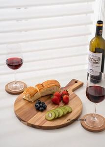 Juego de posavasos redondos de madera de acacia hechos a mano con soporte de metal Posavasos ecológicos para protección de mesa y decoración de bar en casa - Product Image 4