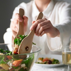 ชุดช้อนส้อมไม้สำหรับสลัดแบบ Slow Living – ช้อนและส้อมทำมือเพื่อช่วงเวลาแห่งการรับประทานอาหารที่มีความหมาย - Product Image 4