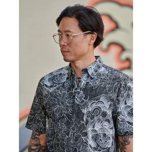 เสื้อเชิ้ตพิมพ์ลายวันหยุดสำหรับผู้ชาย ทรงหลวม สวมใส่สบายสไตล์ทรอปิคอล - Product Image 2