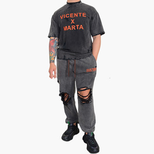 Producto de moda: Conjunto de sudadera con capucha y pantalones deportivos con efecto acid wash, logotipo personalizado, traje de algodón para correr, a la venta en línea. - Product Image 4