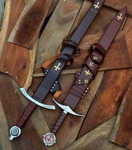 Espada Réplica Hecha a Mano de Acero Inoxidable con Diseño Grabado de la Cruz de Cristus Vincit, Arte Metálico Tradicional, Decoración Coleccionable - Product Image 6