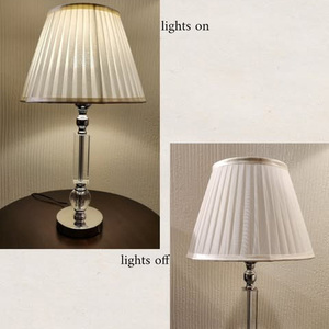 Pinecraft. โคมไฟตั้งโต๊ะ LED สีทองทันสมัยสำหรับอ่านหนังสือห้องนอนและโรงแรม - Product Image 4